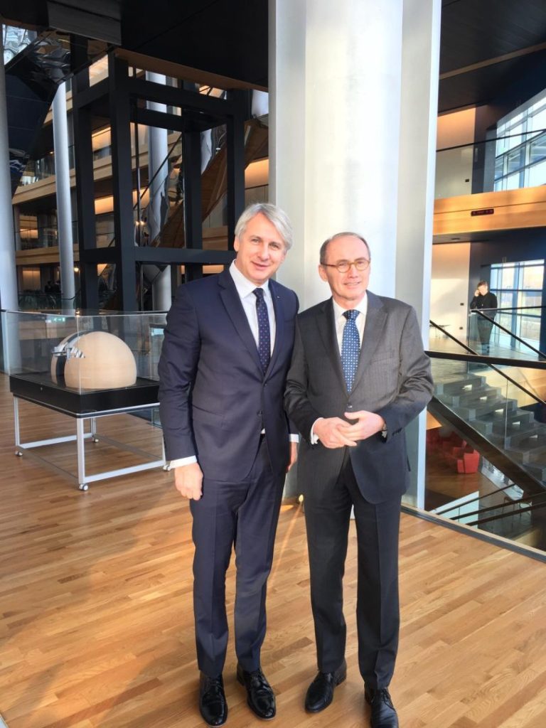 Victor Ponta, candidat la Președinția României: „Soluții pentru firme și cetățeni”, susținut de Eugen Teodorovici 8 Victor Ponta, candidat la Președinția României: „Soluții pentru firme și cetățeni”, susținut de Eugen Teodorovici