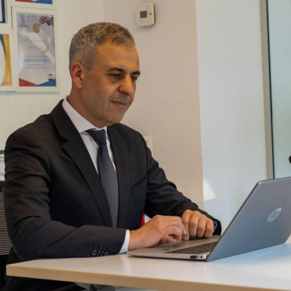 Valentin Bucheru, REMAX Klass, oferă consultanță specializată pentru alegerea unei hale de depozitare